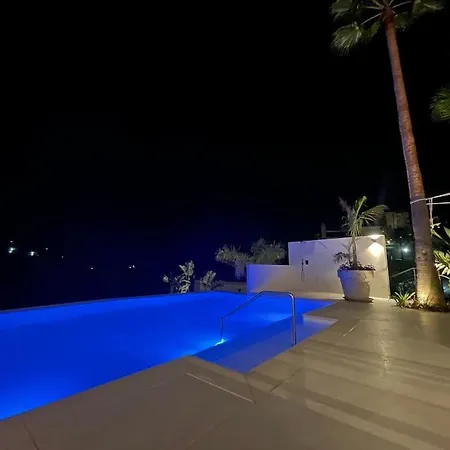 Finca Molinos 5 Bedrooms Pool Lägenhet Marbella