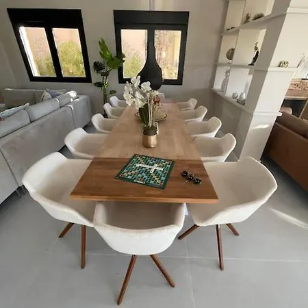 Finca Molinos 5 Bedrooms Pool Lägenhet Marbella